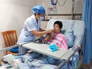 有技术更有温度！医疗护理员宁雪阳获“羊城工匠”称号